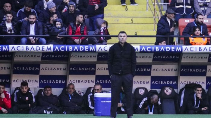 Burak Yılmaz : Karalar bağlamıyoruz